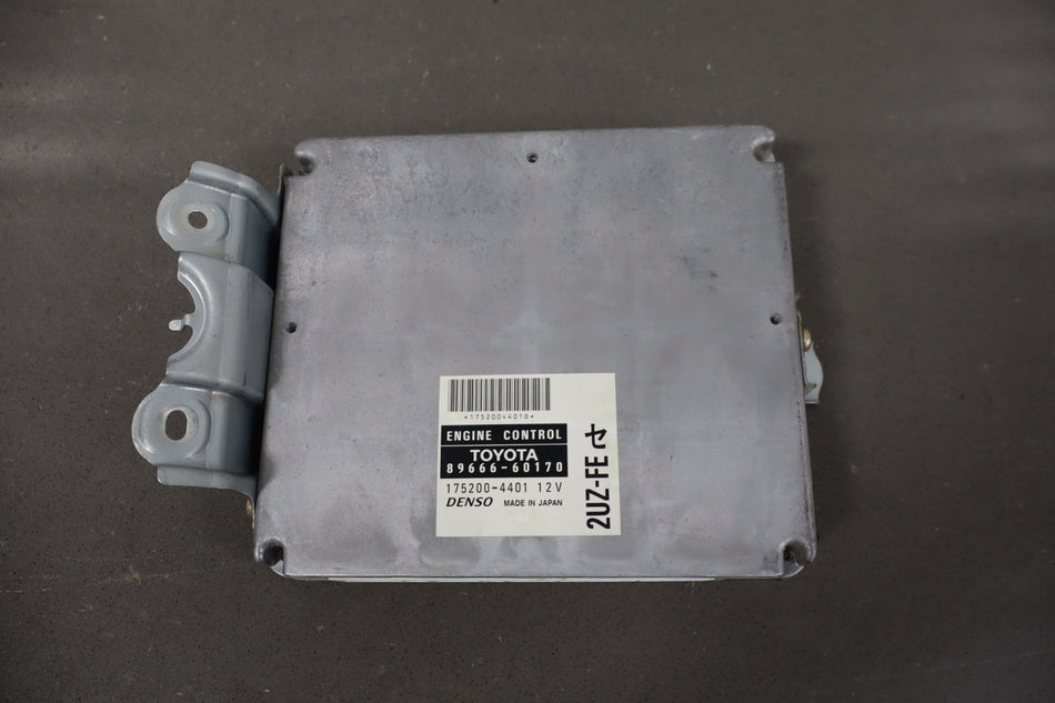 2000-2001 Lexus LX470 4.7LL 2UZFE Engine Computer 8966660360