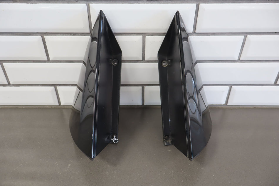 2018 Chrysler Pacifica Rear Tail Panel Trim Moldings Upper LH/RH Black