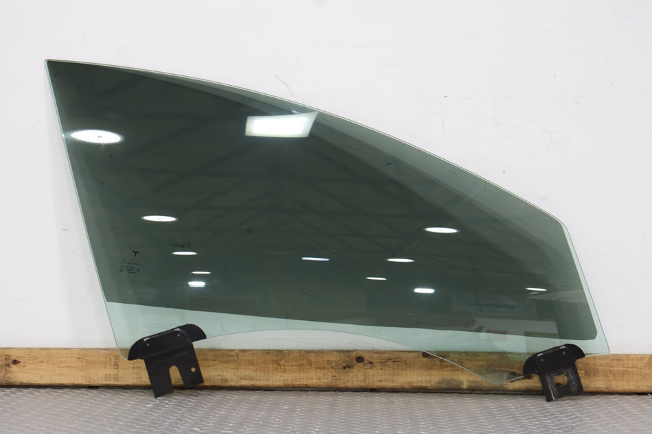 12-20 Tesla Model S Right Front Door Glass