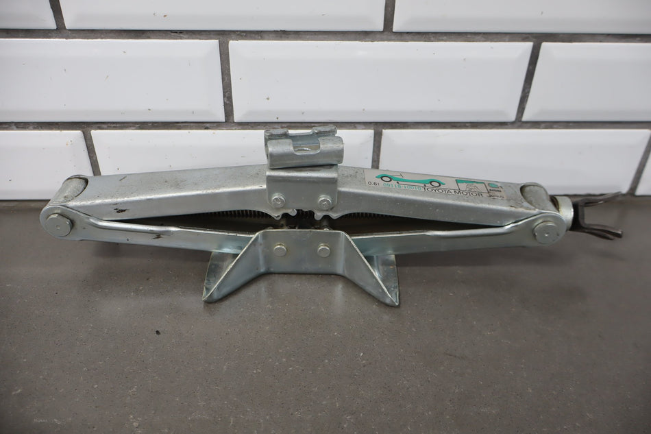1999-2005 Mazda MX-5 Miata NB- Jack W/ Tools