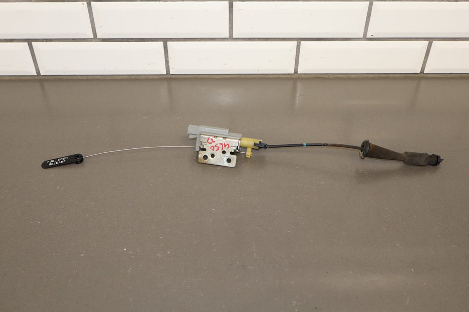 1997-2004 C5 Corvette Fuel Tank Filler Door Release Cable &amp; Motor 10275633