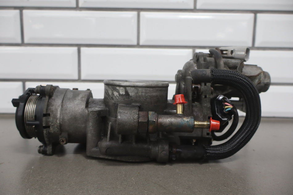 2000 Lexus LX470 J100- Throttle Body