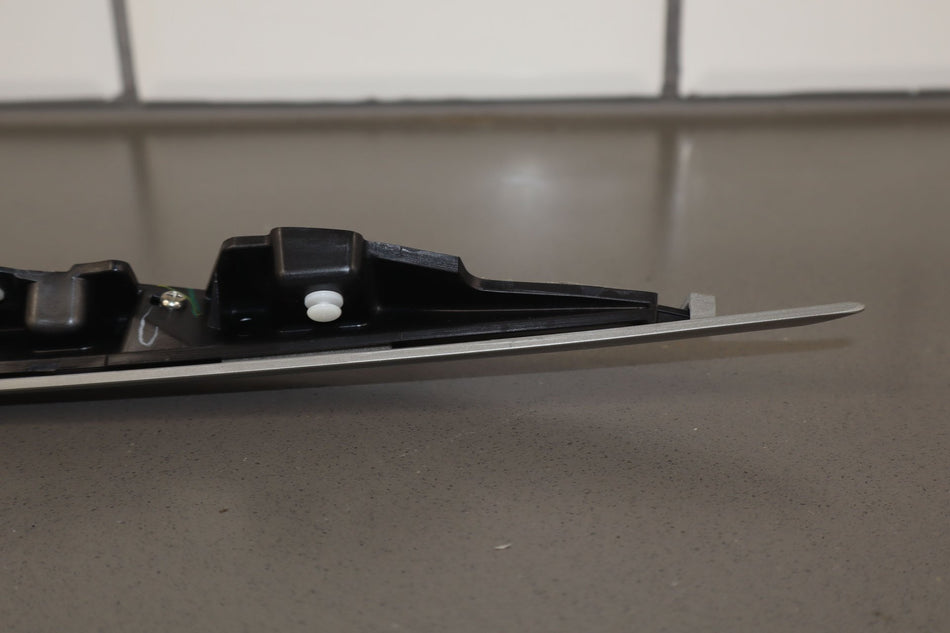 2023 Nissan Z- QUARTER PANEL MOULDING