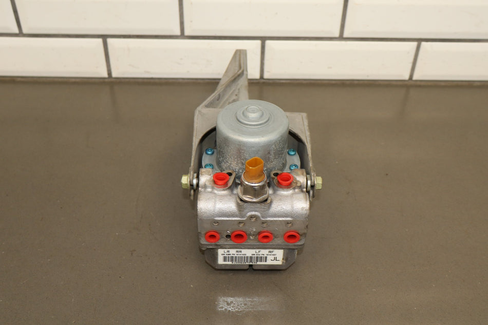 2005-2008 Chevrolet Corvette C6 - ABS Anti Lock Brake Pump/ Module 89060341