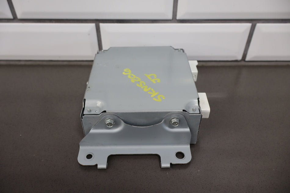 16-21 Nissan Titan XD DC-to-AC Power Inverter Control Assembly