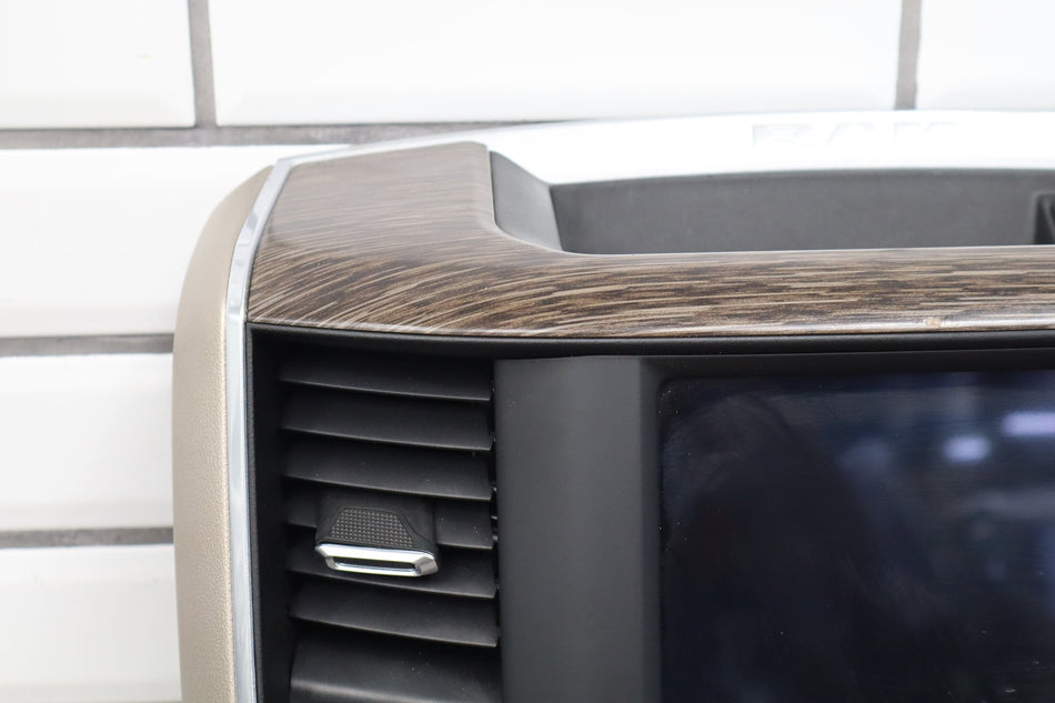 19-20 Ram 1500 (DT) 8.4 Inch Uconnect Radio With Climate Bezel