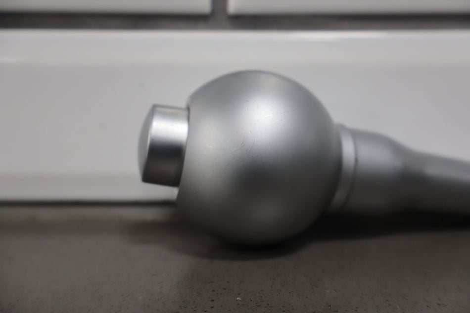 2005 Chevrolet SSR- Shift Knob