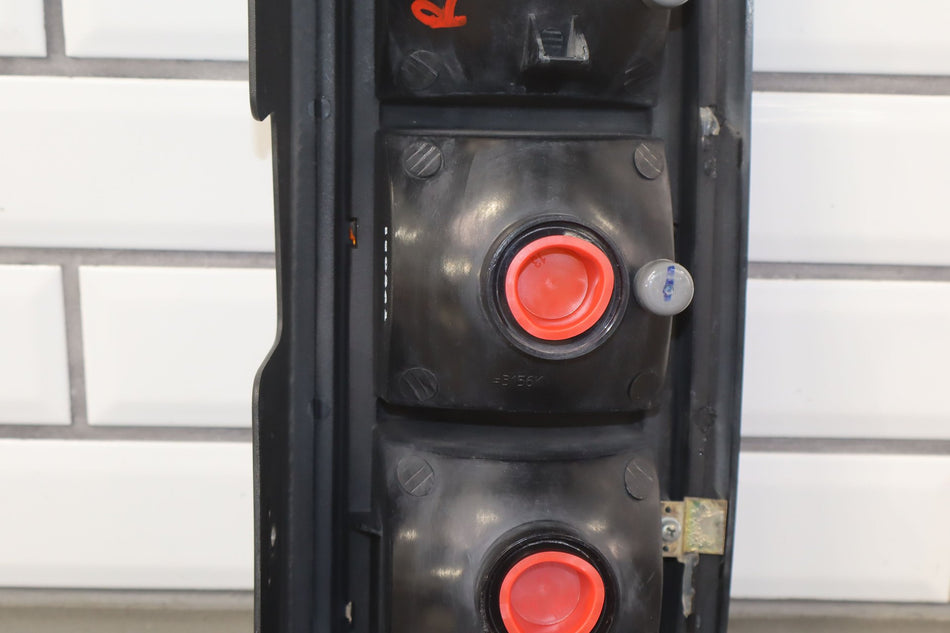 2003 Hummer H2- TAIL LIGHT ASSEMBLY