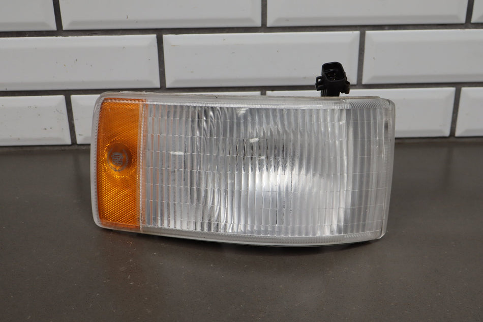 1993-1996 Cadillac Fleetwood Right Front Lamp Turn Signal