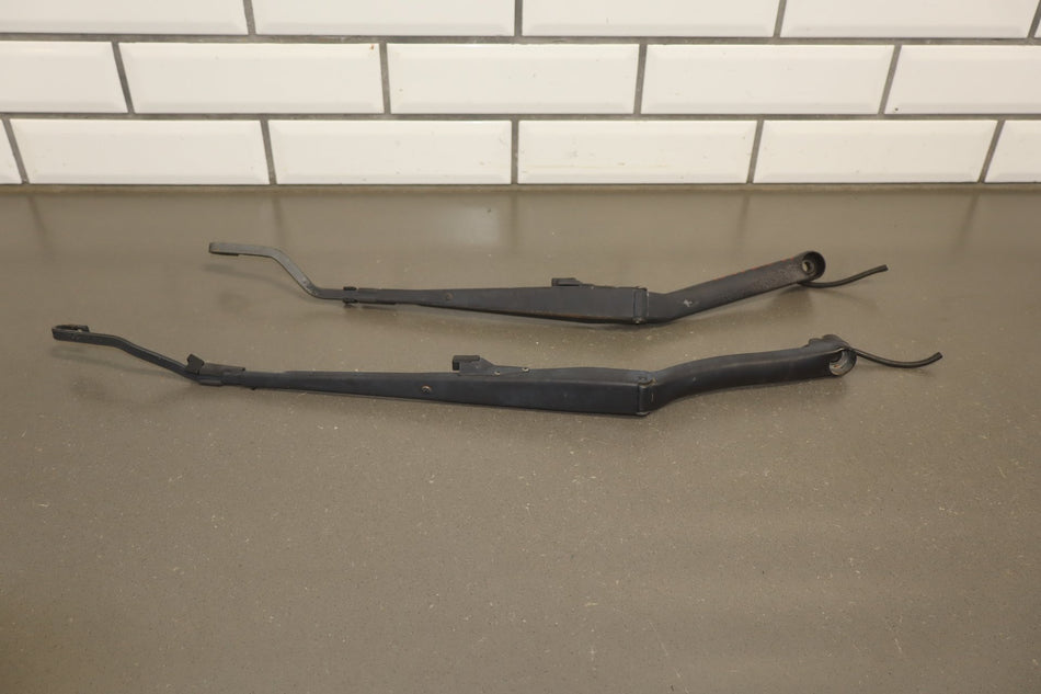 1997-2004 Chevrolet Corvette C5 Wiper Arm LH &amp; RH Pair