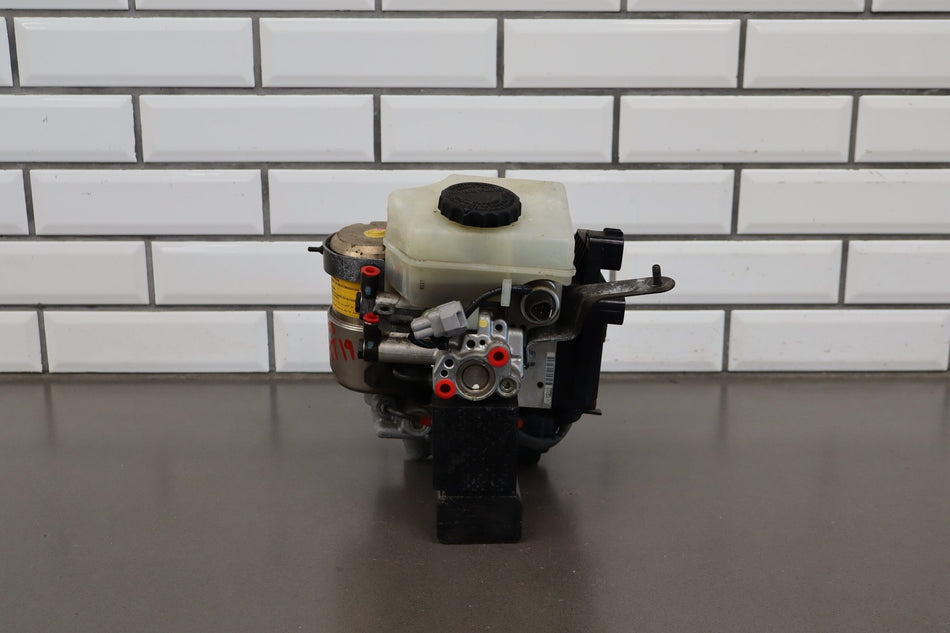 2002-2010 Lexus SC430 ABS Anti Lock Brake Pump Booster Module Unit 47210-24060