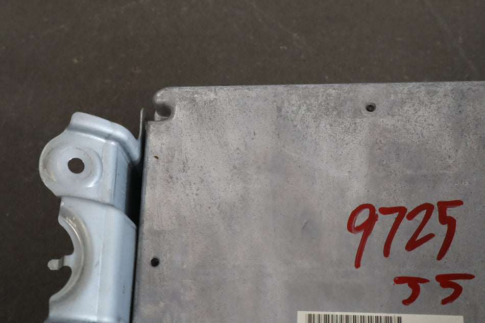2000 Toyota Land Cruiser 4.7LL 2UZFE Engine Computer 8966660170
