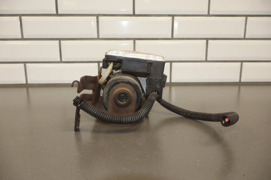 2003-2004 Chevrolet SSR ABS Brake Unit OEM