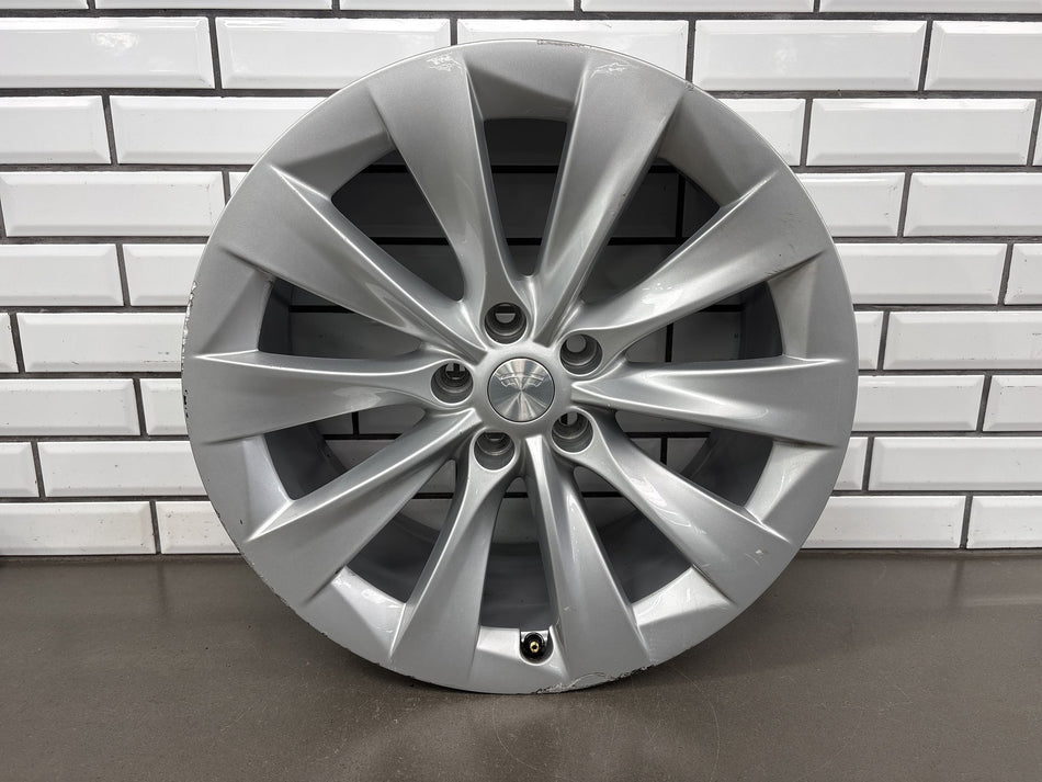 2016-2020 Tesla Model X OEM 20x9.5 Rear Wheel/Rim Slipstream (Curb Rash)