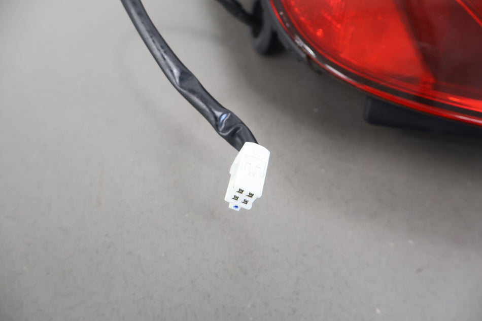 2002 Lexus LS430- TAIL LIGHT ASSEMBLY