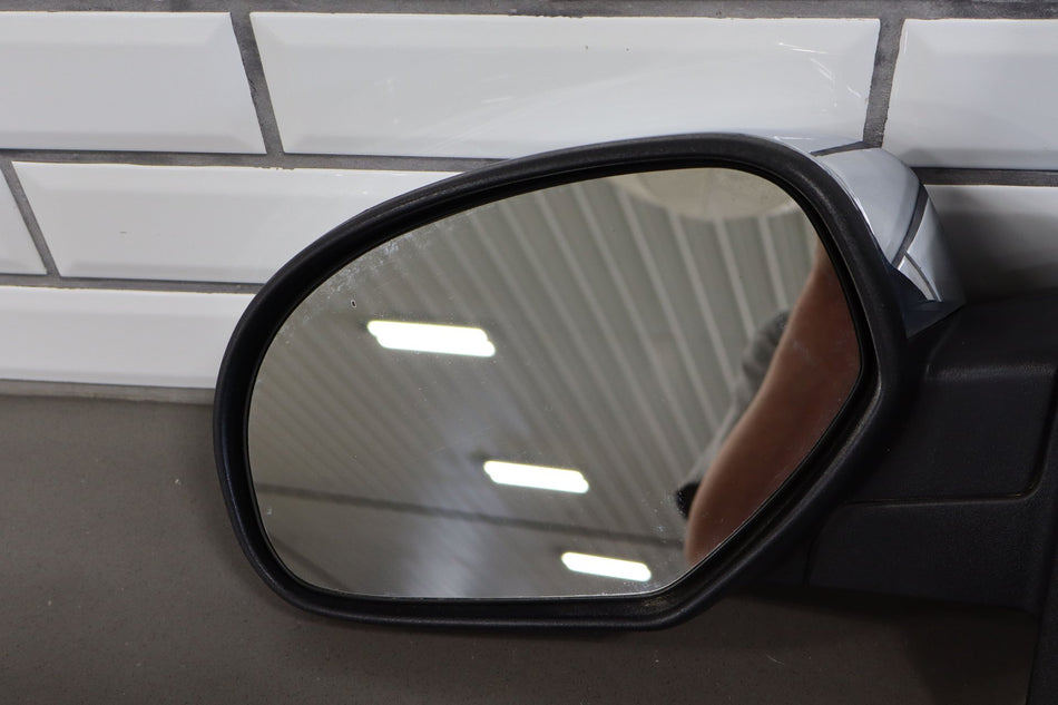 2009 Chevrolet Suburban 1500- DOOR MIRROR