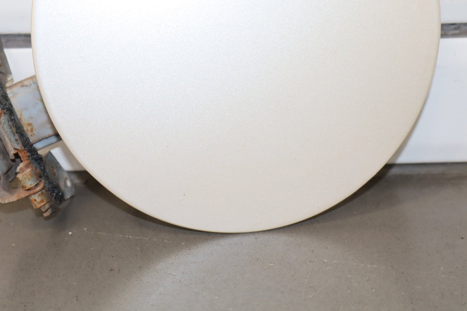 2005 Cadillac Escalade ESV Fuel Filler Door White Diamond 98