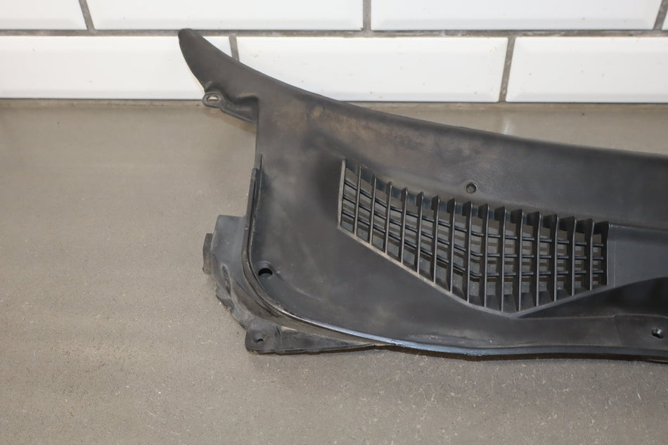 1997 Lincoln Town Car- Cowl Vent Panel