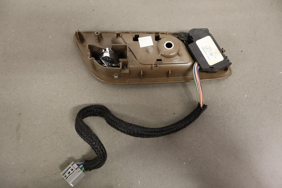 07-14 Chevy Suburban LTZ Right Front Interior Door Handle (Heated/Vent Seats)