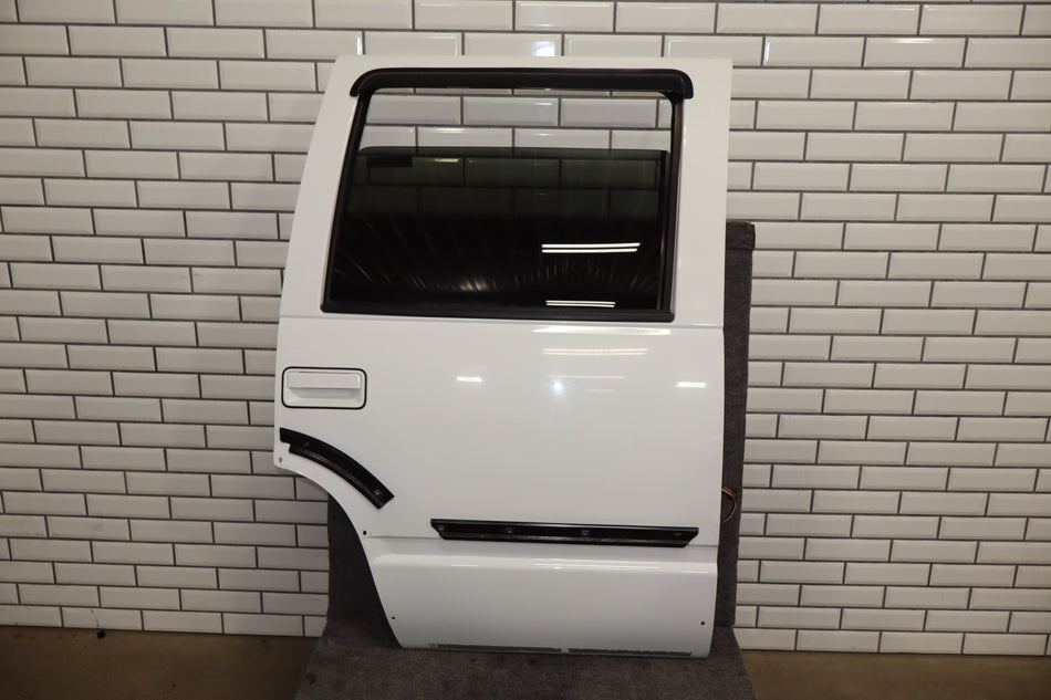 1999-2000 Cadillac Escalade Right Rear Door White ( 50U )