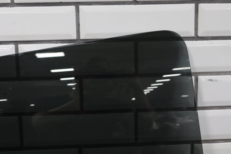 2008 Hummer H2 Right Rear Door Window 15189211 OEM