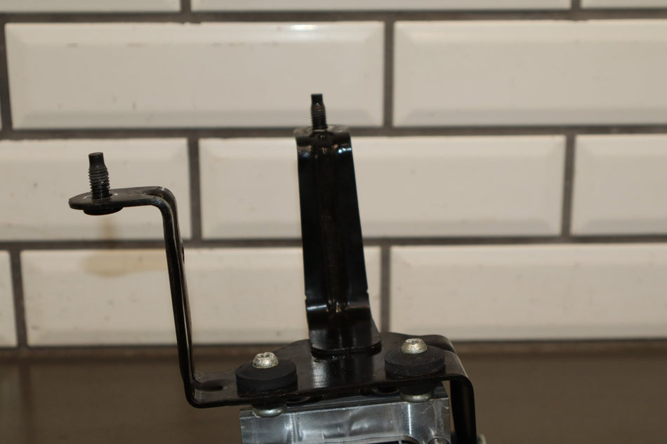2022 Ford Mustang GT 5.0 ABS Anti Lock Brake Pump Module MR3C-2C219-CA OEM