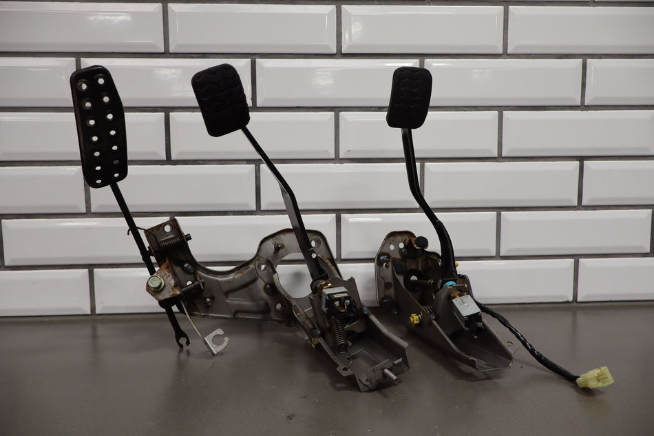 2001 Mazda MX-5 Miata Pedal Assembly OEM