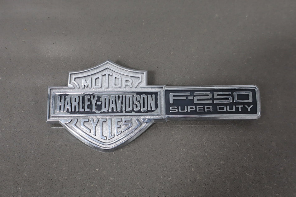 2006 Ford F-250 Super Duty Hatch Emblem