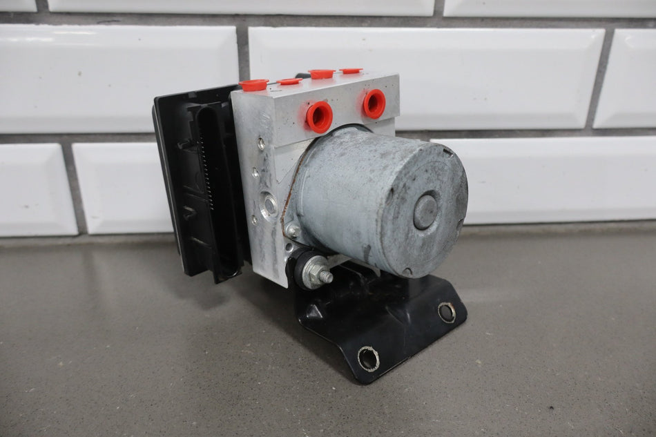 2006 Pontiac GTO- ABS Brake Unit