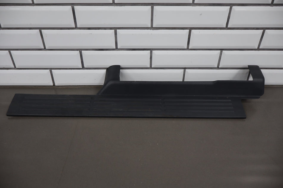 02-07 Chevrolet Silverado 2500HD Crew Cab Sill Plates Graphite (12D)