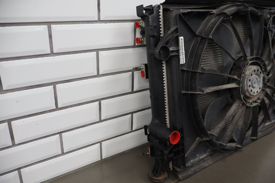 11-14 Dodge Challenger 5.7 Loaded Radiator Condenser Fans