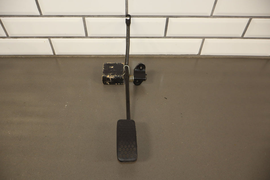 1992 Toyota Land Cruiser- Pedal Assembly