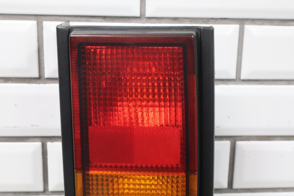 2003-2004 Hummer H2 Right Tail Light 15193459