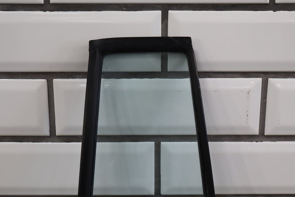 1991-1996 Toyota Land Cruiser Clear Right Rear Vent Window 6812360020 OEM