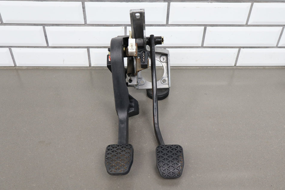 1996-2002 BMW Z3 E36/7 Manual Transmission Clutch Brake Pedals OEM