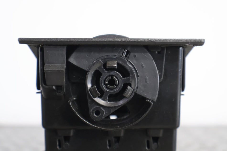 08-23 Dodge Challenger Left Dash AC Vent