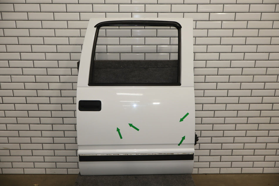 1992-1999 GMC Suburban Right Rear Door Olympic White ( 50 ) 88979961