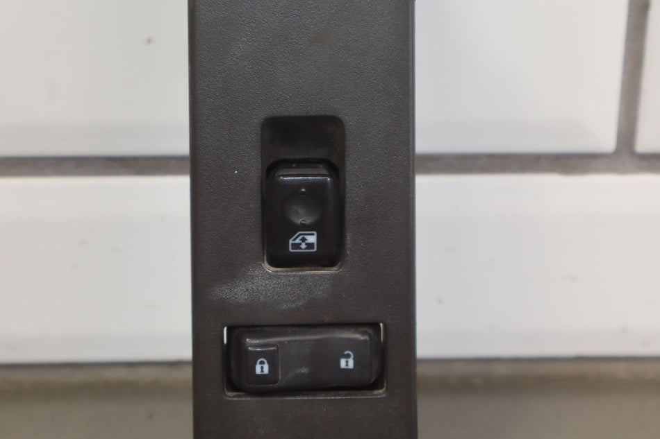 2003 Hummer H2- Front Door Switch