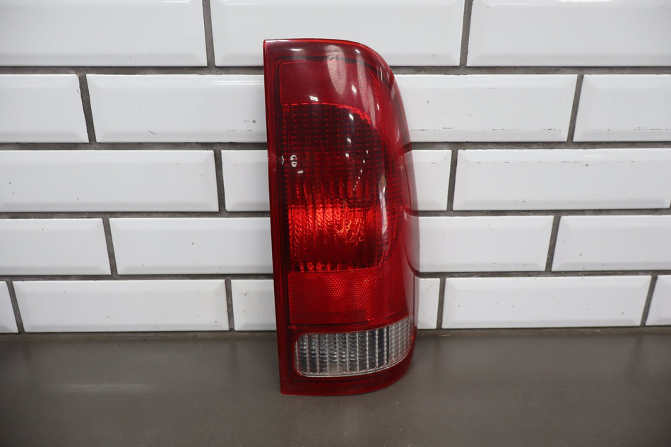 2004 Ford F-250 Super Duty- Right Tail Light