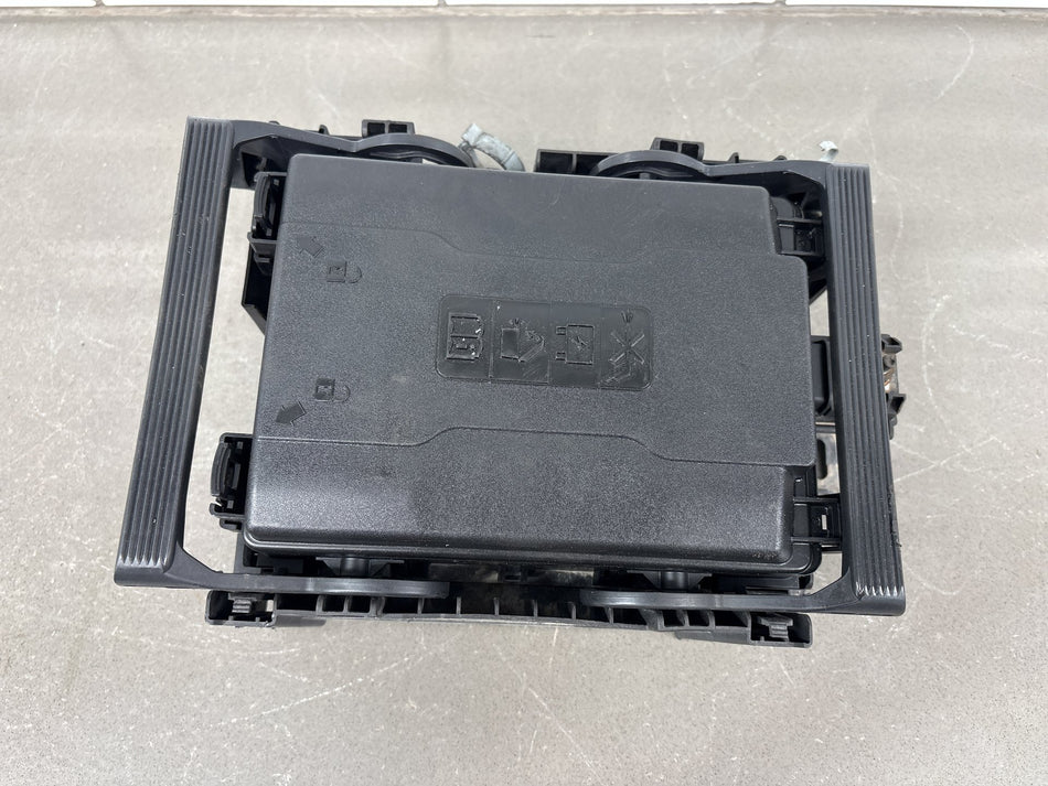 2016 Cadillac Escalade ESV Premium 6.2LL\ Engine Fuse Box 84114437