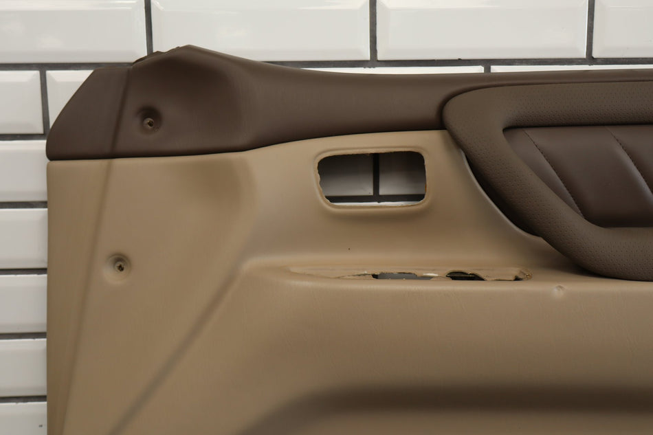 98-02 Toyota Land Cruiser RF Door Trim Panel (Oak)