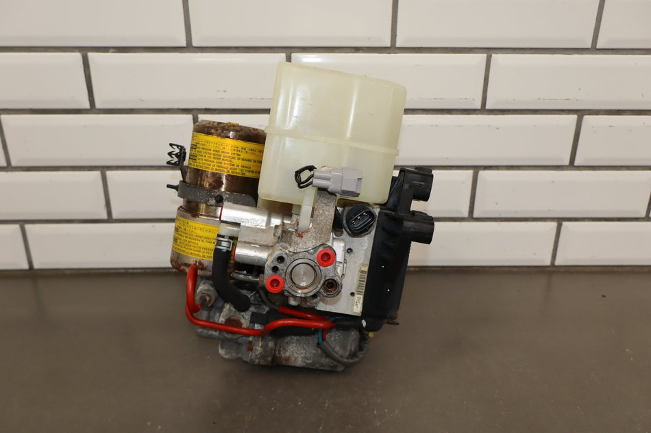 47070-60010 ABS Brake Pump Brake Booster Land Cruiser Lx470 Anti-Lock 2000-2003