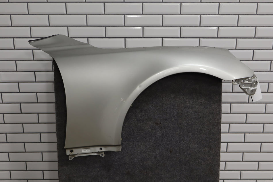 02-05 Lexus SC430 Z40 Right Fender Silver 1C0 (Dent)