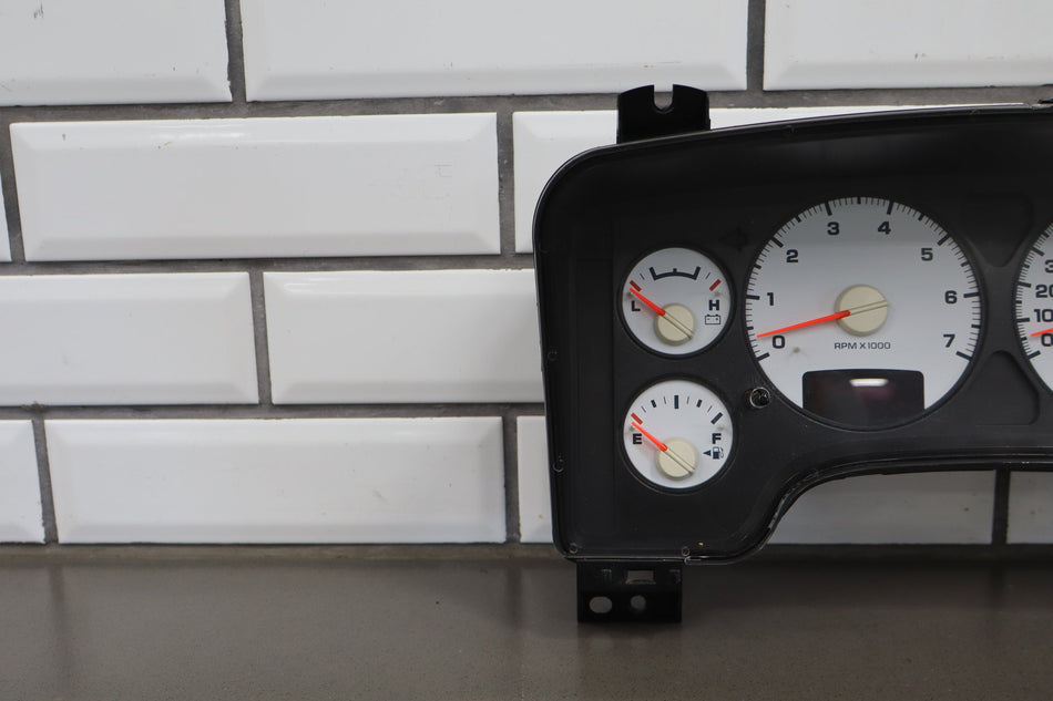 2004 Dodge Ram 1500 Speedometer Cluster 5.7L Hemi 123807 Miles