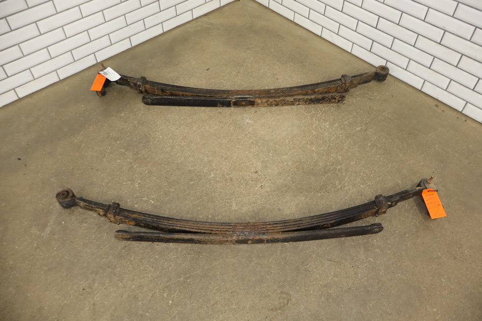 2003-2006 Chevrolet Silverado 2500 HD Pair- Rear Leaf Springs 20870047 OEM