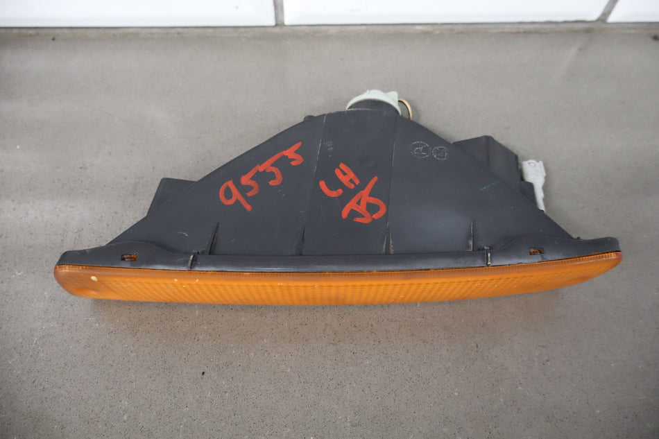 1991-1998 Toyota Land Cruiser Lexus LX450 Left Front Lamp Valance Mounted 8151060361
