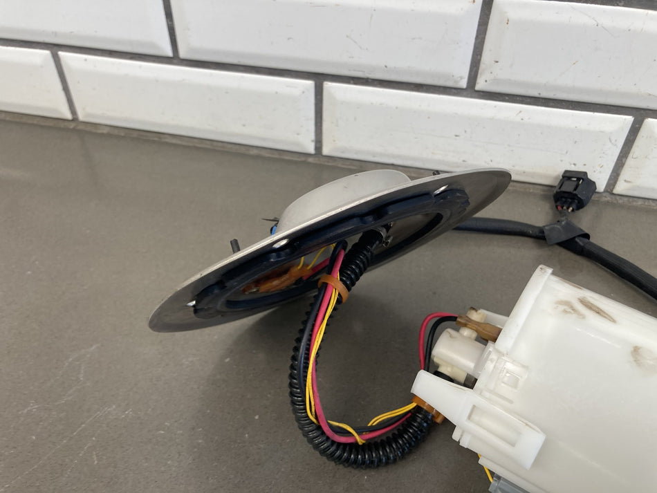 1999-2000 Ford Mustang Fuel Pump Module Sending Unit Delphi FG0826 (Aftermarket)