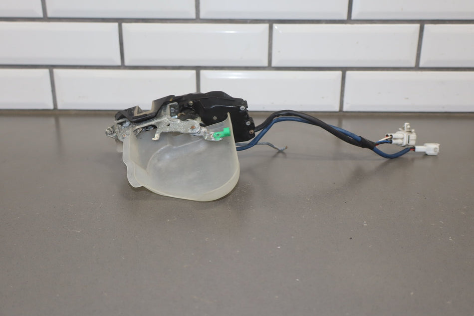 1991-1997 Toyota Land Cruiser, Lexus LX450 FZJ80 - Right Front Door Latch
