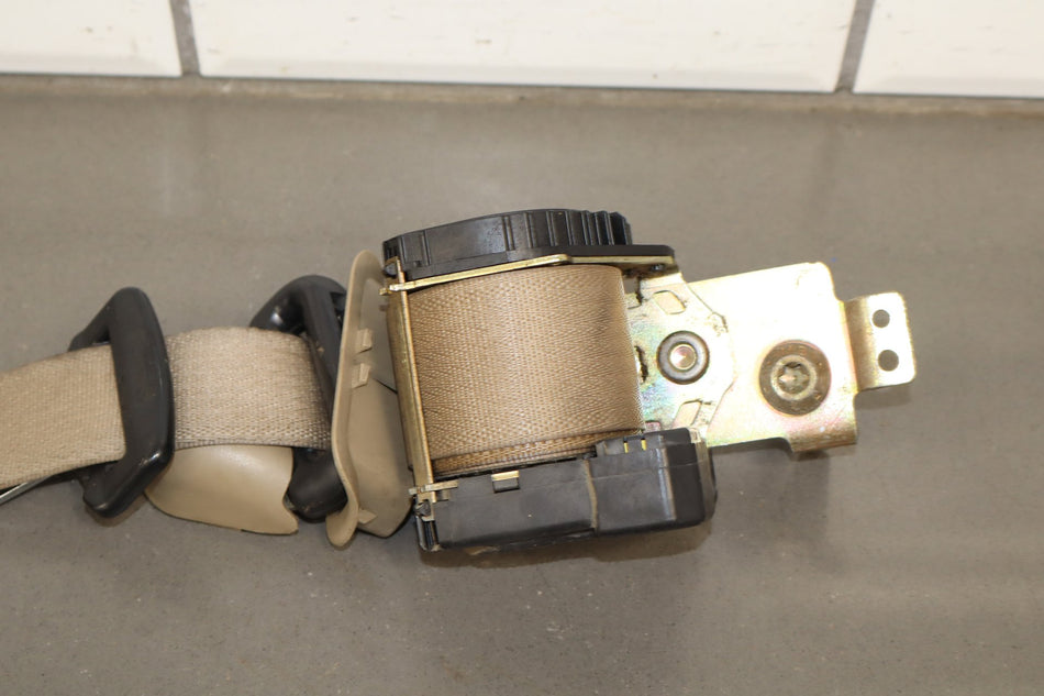 2005 Ford F-250 Super Duty Lariat Left Front Seat Belt Pebble AQ