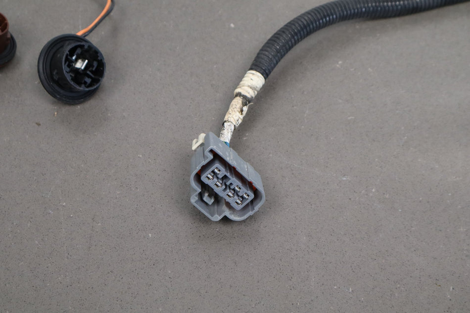 2003-2007 Hummer H2 - Left Driver Taillight Wiring Harness 12335954